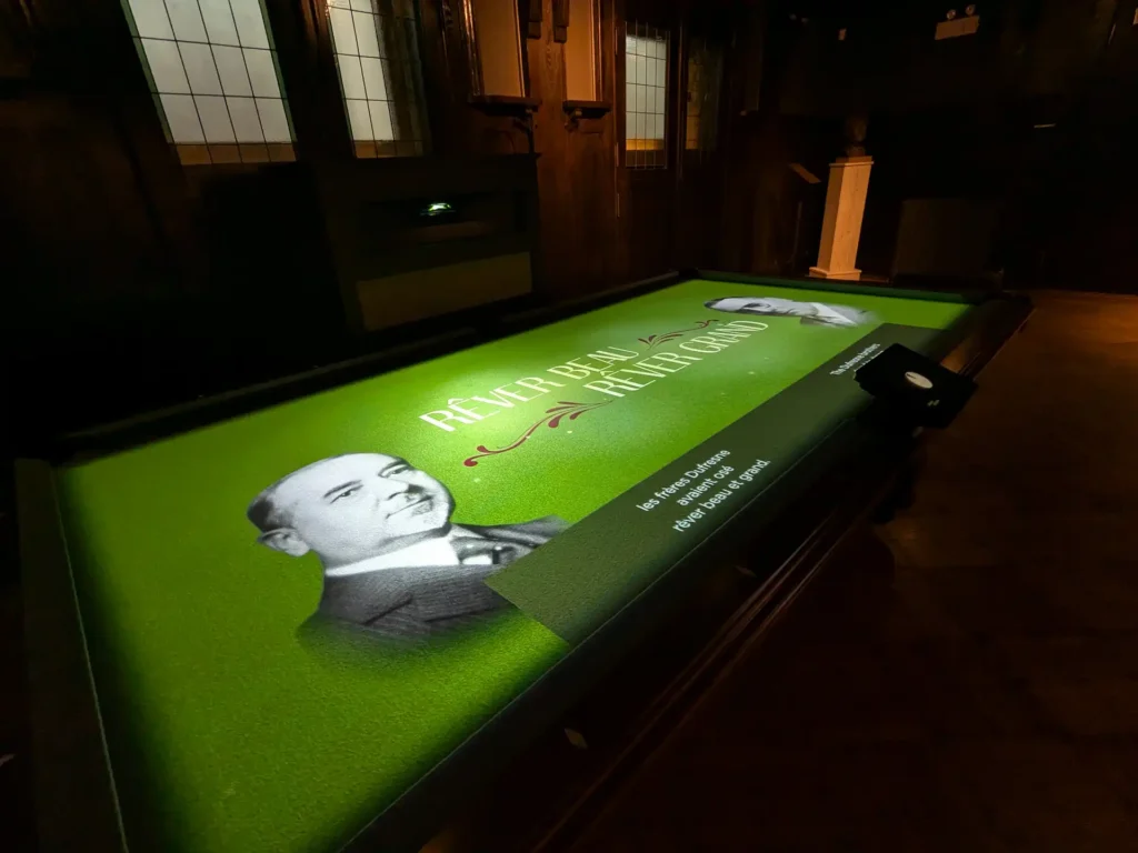 Vue de la projection sur la table de billard du Chateau Dufresne réalisée par Simbioz
